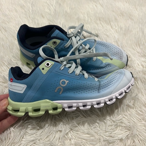 On Cloud Cloudflow Running Sneakers Women’s- Size 5 - Picture 1 of 10